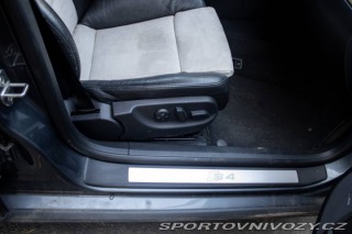 Audi S4 4.2 / V8 / 253kW / M6 / 2004