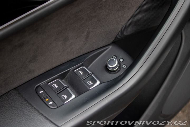 Audi RS Q3 2.5 TFSI 250 kW, S tron 2016