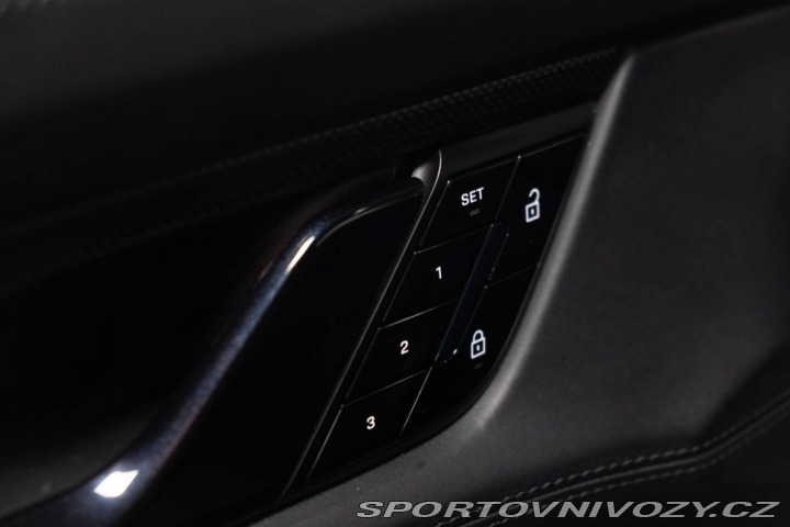 Porsche Taycan Turbo S 2020