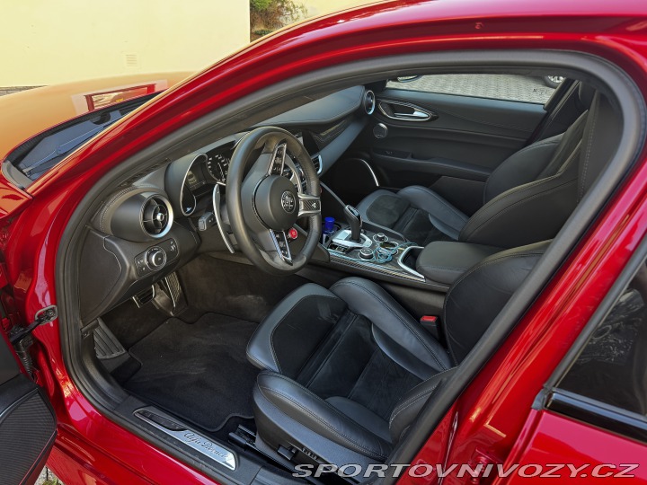 Alfa Romeo Giulia QV 2021