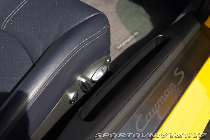 Porsche Cayman S 2009