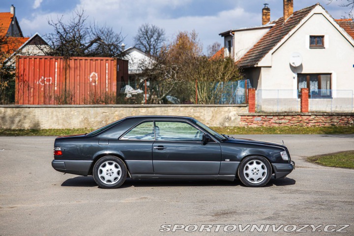 Mercedes-Benz C 300 CE-24 124 C 1996