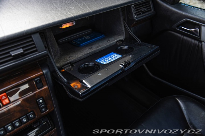 Mercedes-Benz C 300 CE-24 124 C 1996