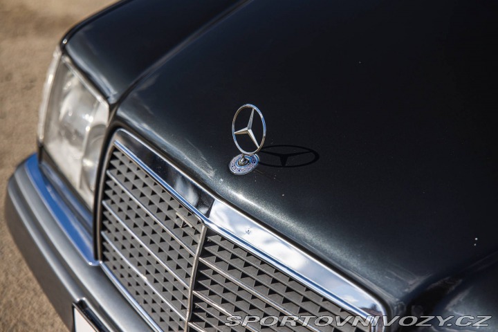 Mercedes-Benz C 300 CE-24 124 C 1996