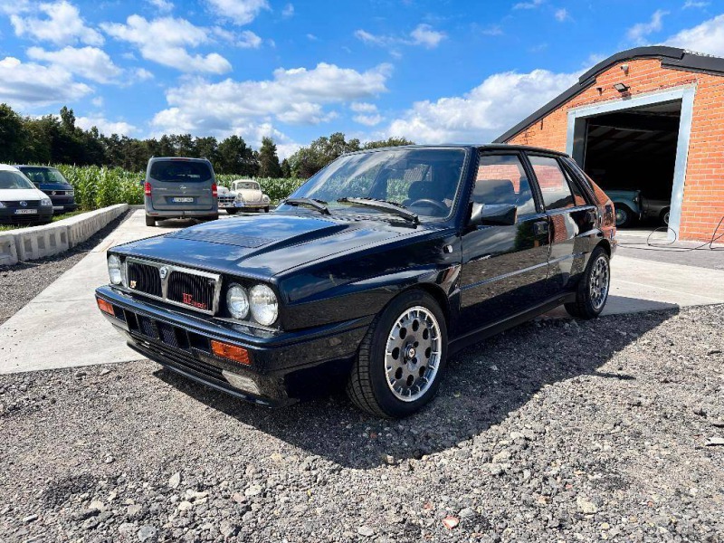 Lancia Delta 16V