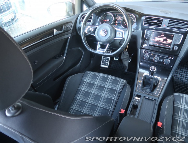 Volkswagen Golf 2.0 TDI GTD 2016