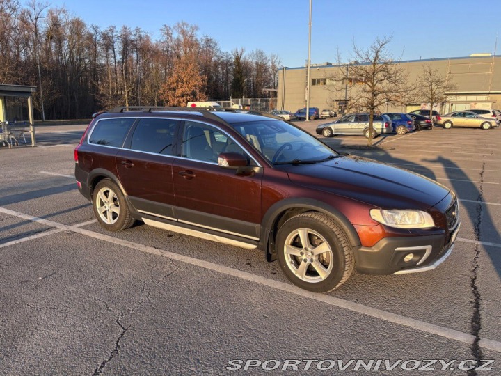 Volvo Ostatní modely XC70 2,4 AWD, td, 133 kw, 4x 1800