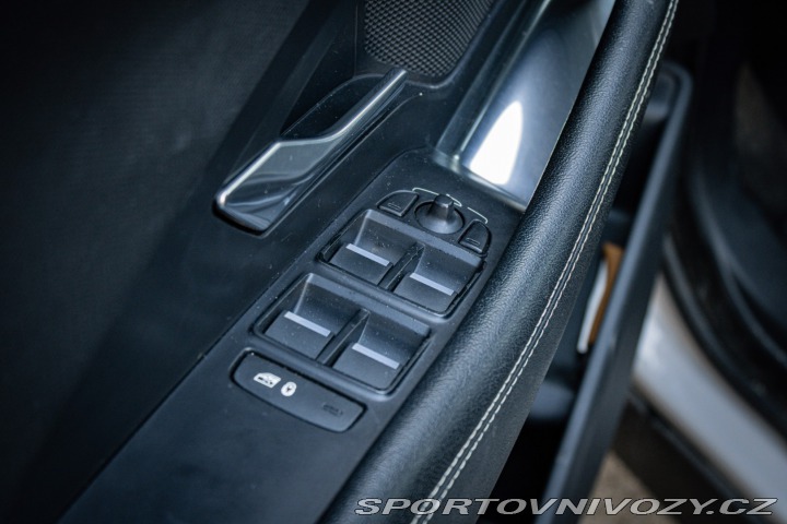 Jaguar E-Pace 2.0 I4 180k R-Dynamic AW 2020