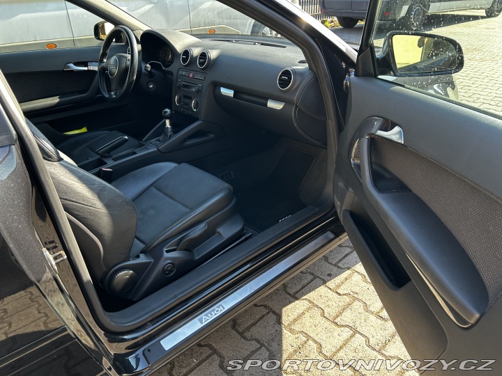 Audi A3 A3 8P, 3.2 VR6, Manuál 2004
