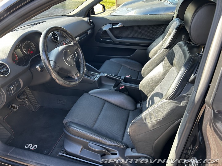 Audi A3 3.2 VR6, Manuál 2004