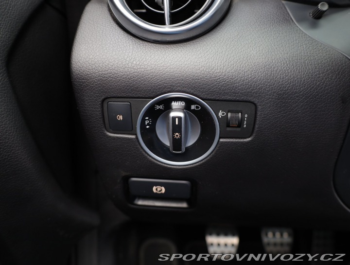 Mercedes-Benz SLC 200 2016