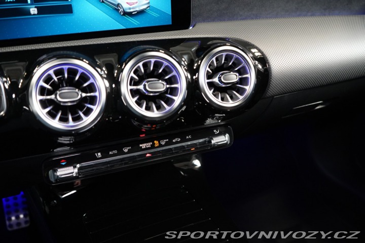 Mercedes-Benz CLA 200*4M*AMG*PANO*DISTRONIC 2022