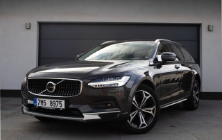 Volvo V90 
