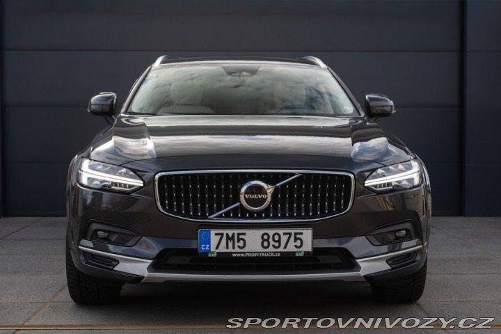 Volvo V90  2022