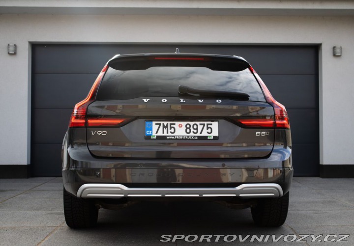 Volvo V90  2022