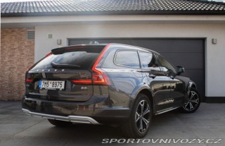 Volvo V90  2022