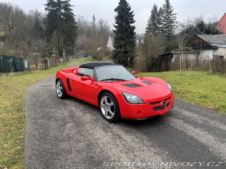 Opel Speedster 2.2 unikátní historie 2001