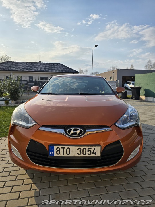 Hyundai Veloster  2011