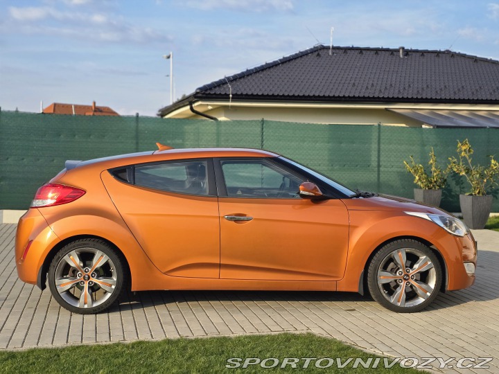 Hyundai Veloster  2011
