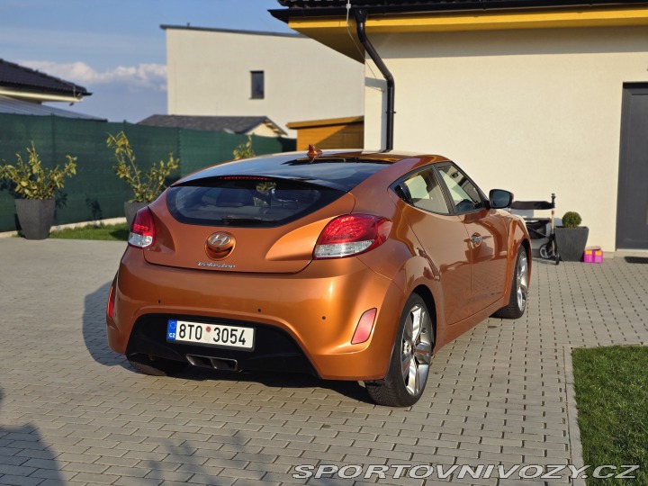 Hyundai Veloster  2011