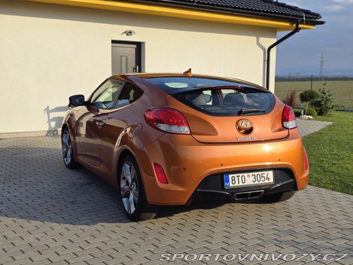Hyundai Veloster  2011