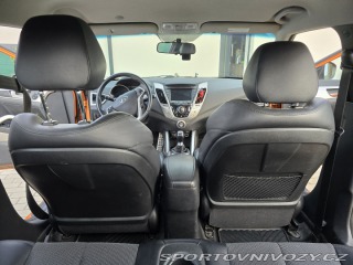Hyundai Veloster  2011