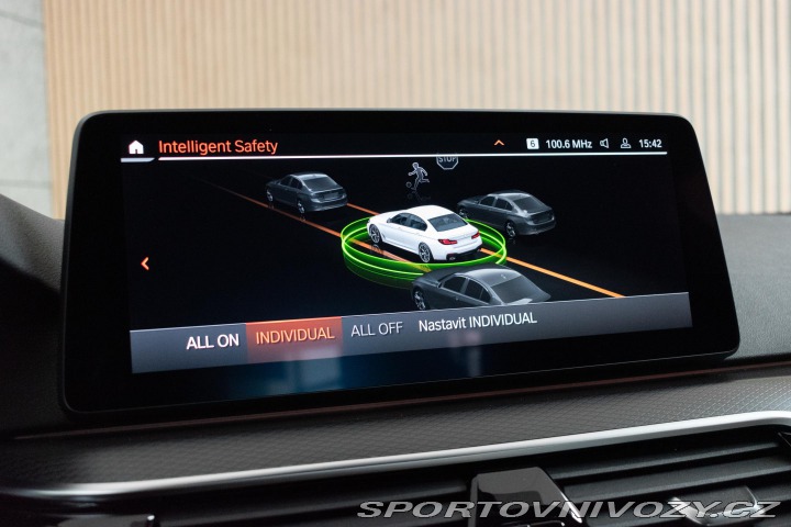 BMW 5 540i xDrive ///M LASER*ČR 2021