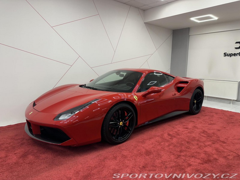 Ferrari 488 GTB Full Carbon*TEMPOMAT*