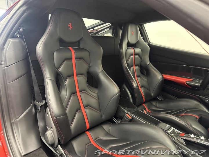 Ferrari 488 GTB Full Carbon*TEMPOMAT* 2016