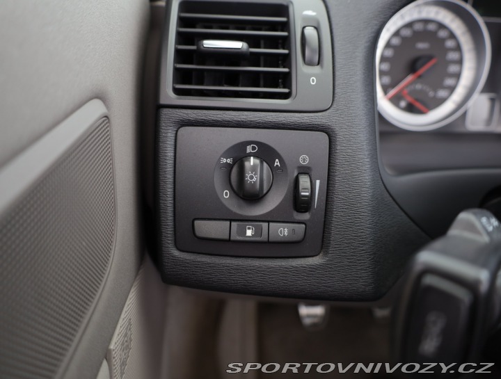 Volvo C70 Summum D4 2011