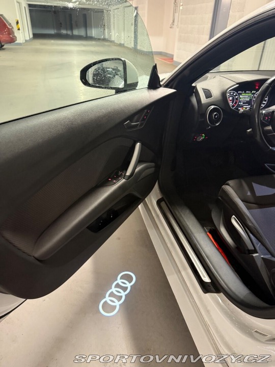 Audi TT 1,8   2015 TFSI 2015