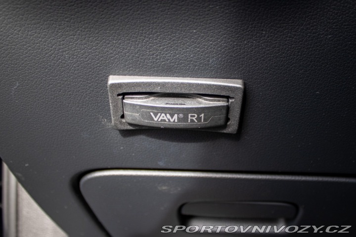 Audi RS Q3 2.5 TFSI 250 kW,  S tron 2016