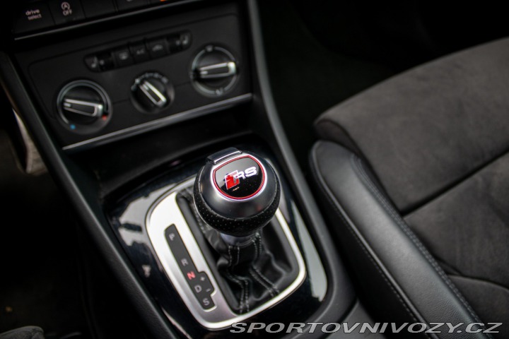 Audi RS Q3 2.5 TFSI 250 kW,  S tron 2016