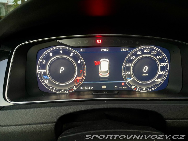 Volkswagen Golf R variant performance 2017