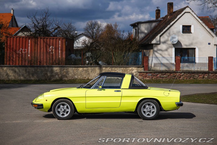 Alfa Romeo Spider Targa 1974