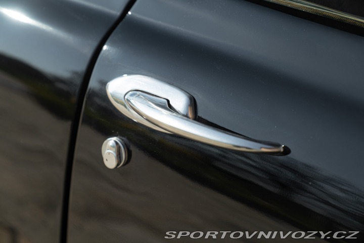 Dodge Ostatní modely V-EIGHT 1953