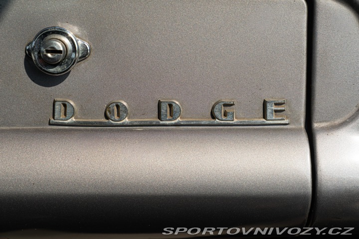 Dodge Ostatní modely V-EIGHT 1953