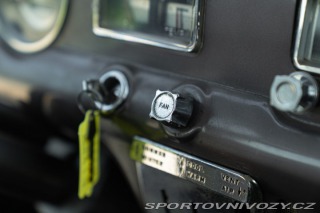 Dodge Ostatní modely V-EIGHT 1953