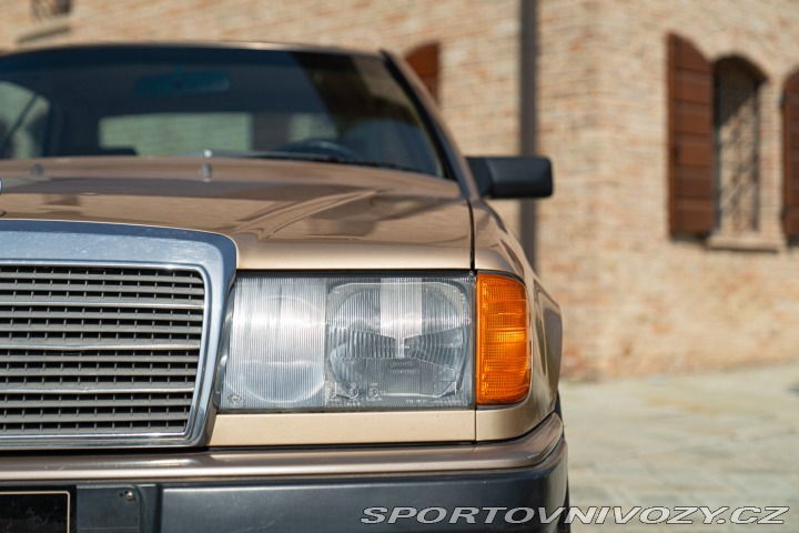 Mercedes-Benz C 300 CE 1988
