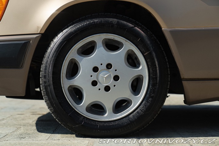 Mercedes-Benz C 300 CE 1988