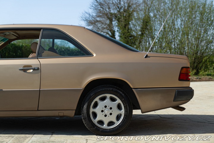 Mercedes-Benz C 300 CE 1988