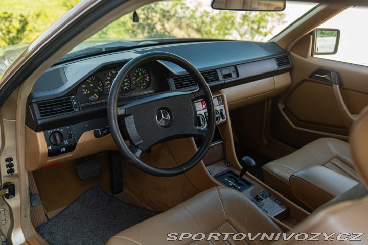 Mercedes-Benz C 300 CE 1988