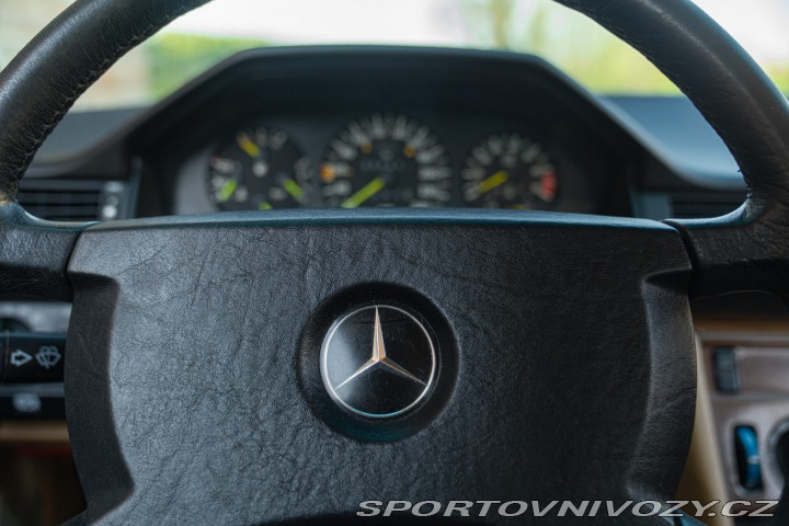 Mercedes-Benz C 300 CE 1988