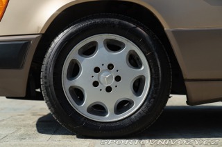 Mercedes-Benz C 300 CE 1988