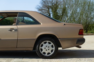 Mercedes-Benz C 300 CE 1988