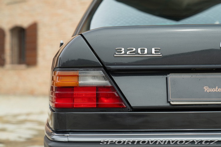 Mercedes-Benz E 320 E 1993
