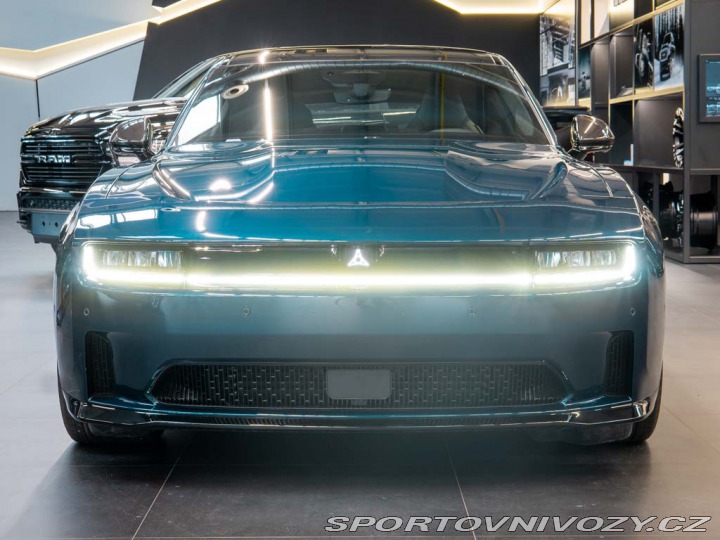 Dodge Charger 0.0 Daytona Scat Pack 670 2024