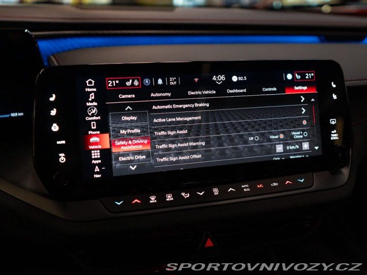 Dodge Charger 0.0 Daytona Scat Pack 670 2024