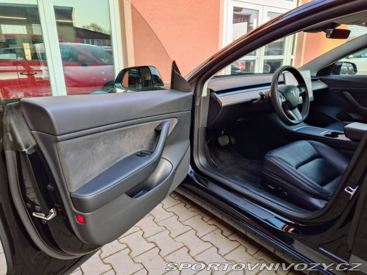 Tesla Model 3 PRODÁNO 2021