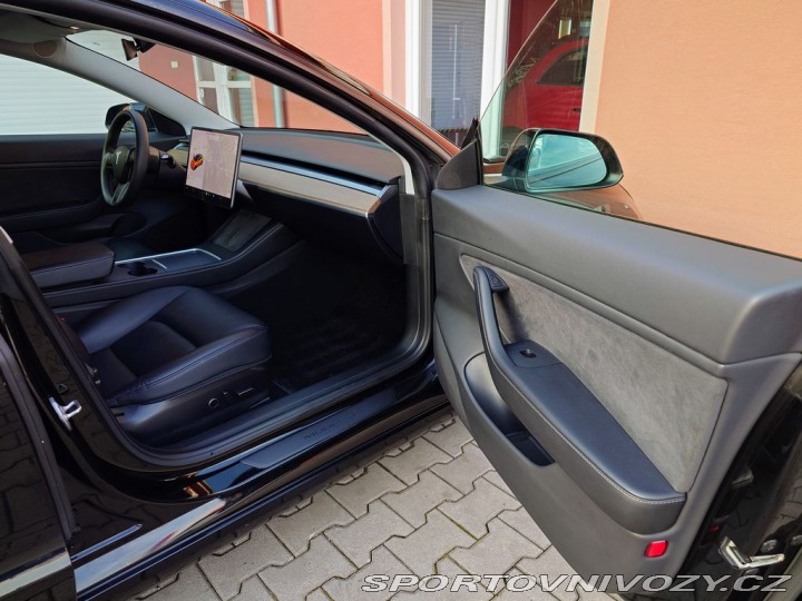 Tesla Model 3 PRODÁNO 2021